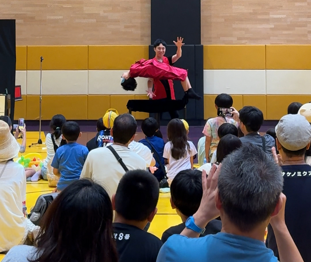 大阪・吹田市マンションイベントにマジシャン派遣｜子ども向けマジックショー