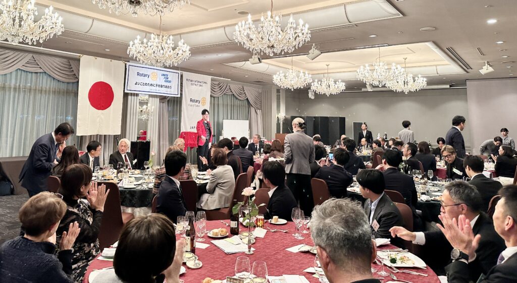 大阪のマジシャンＭＡＳＡが
アゴーラリージェンシー堺に出演