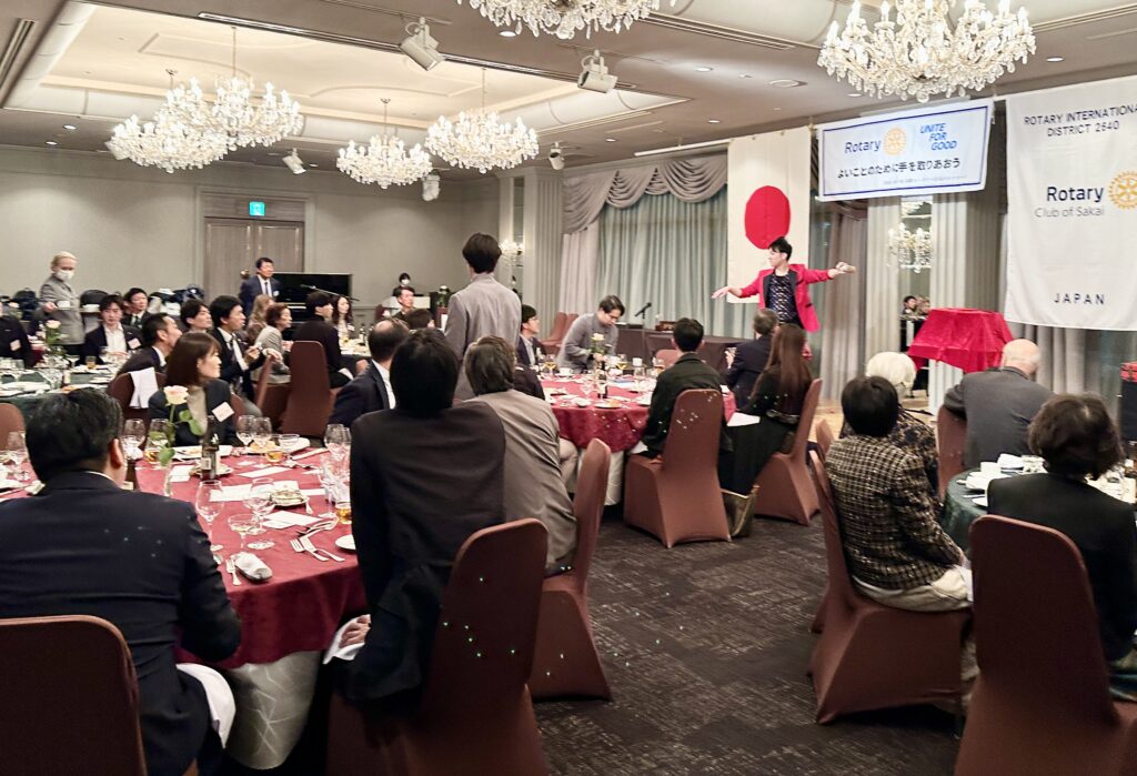 大阪のマジシャンＭＡＳＡが
アゴーラリージェンシー堺に出演