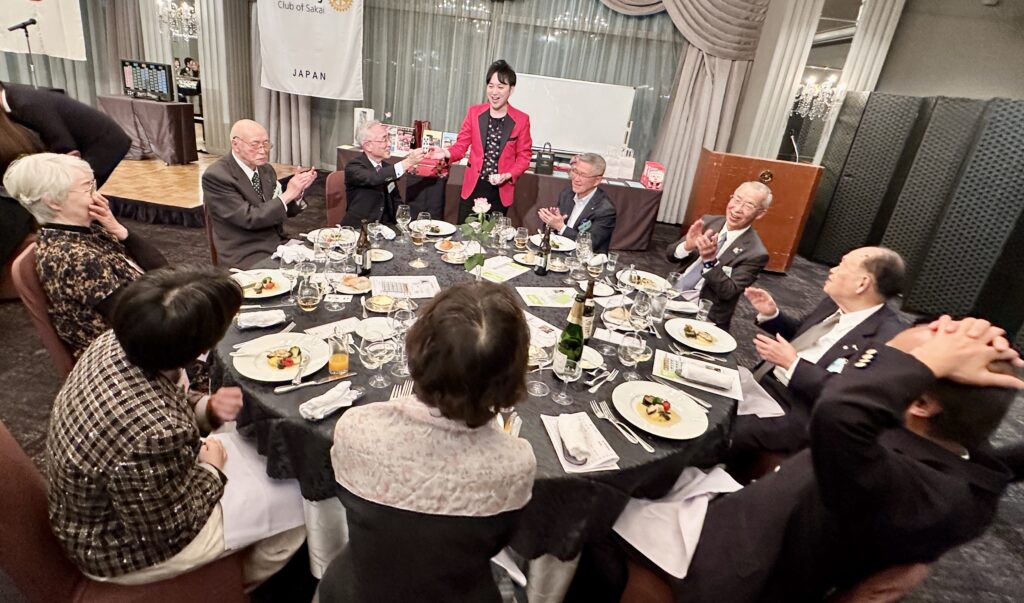 大阪のマジシャンＭＡＳＡが
アゴーラリージェンシー堺に出演