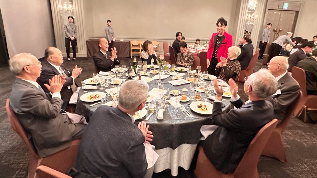 大阪のマジシャンＭＡＳＡが
アゴーラリージェンシー堺に出演