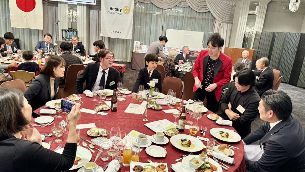 大阪のマジシャンＭＡＳＡが
アゴーラリージェンシー堺に出演