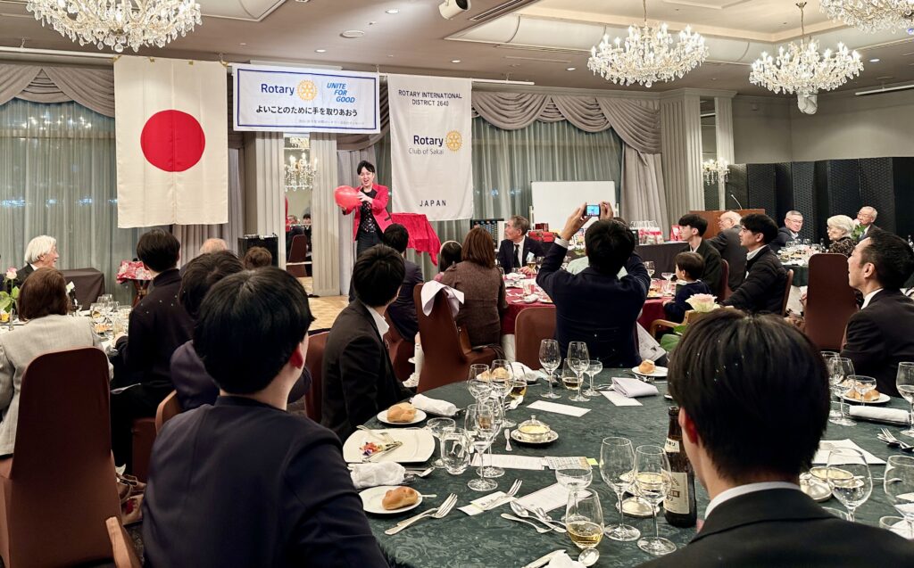 大阪のマジシャンＭＡＳＡが
アゴーラリージェンシー堺に出演