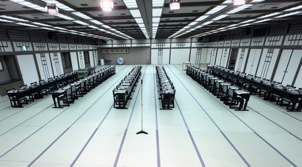 大阪のマジシャンMASAが愛媛県の道後温泉道後館に出張マジックショー