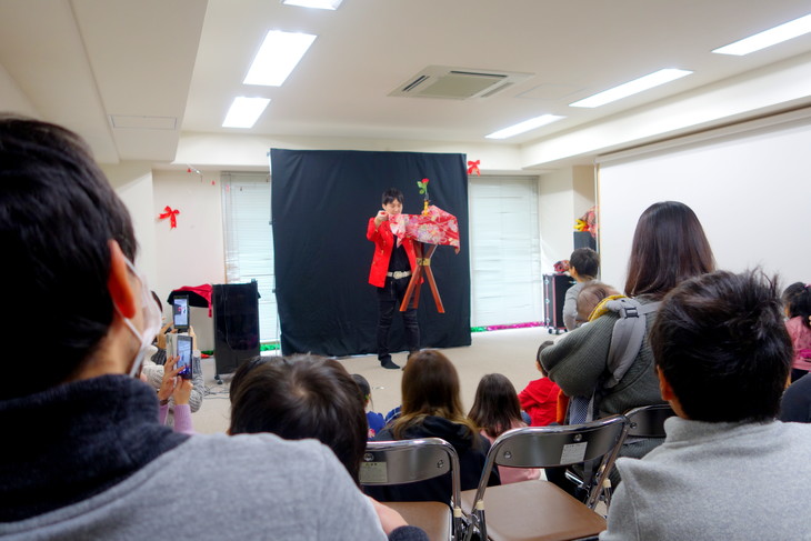 大阪のマジシャンＭＡＳＡが箕面市のマンションイベントに出張マジックショー