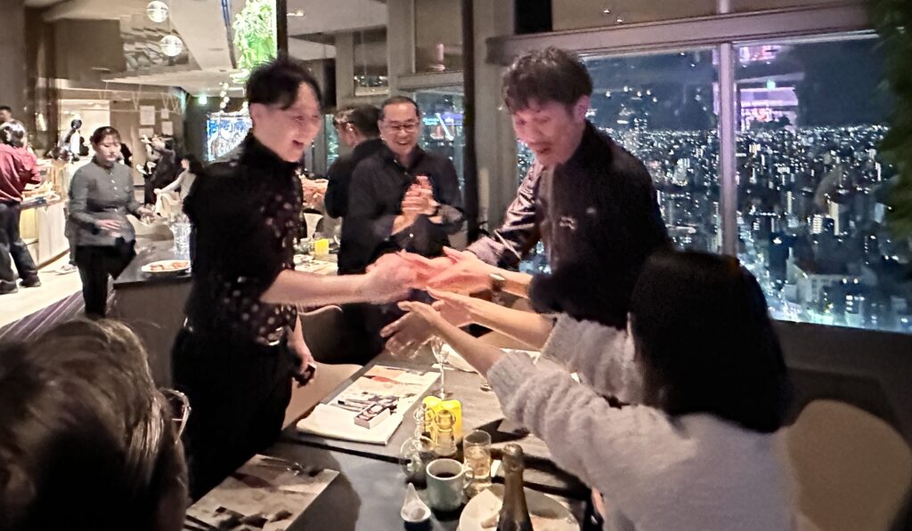 スイスホテル南海大阪に大阪のマジシャンＭＡＳＡが出張マジックショー