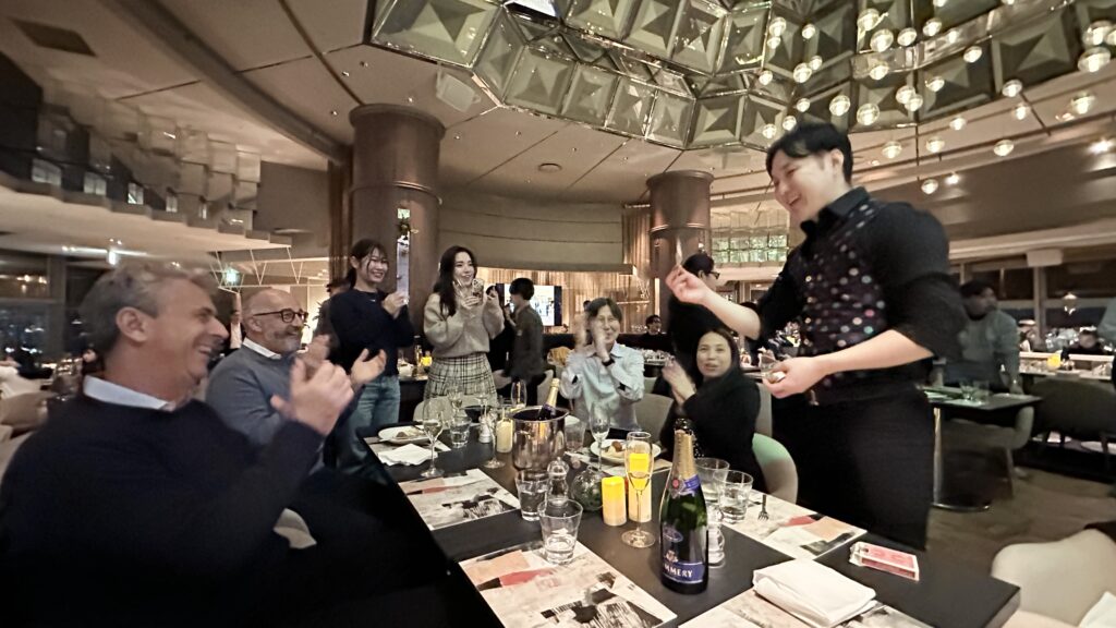 スイスホテル南海大阪に大阪のマジシャンＭＡＳＡが出張マジックショー