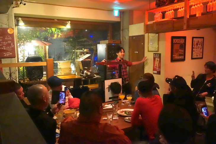 大阪のマジシャンＭＡＳＡが福島区のレストランイベントに出張マジックショー