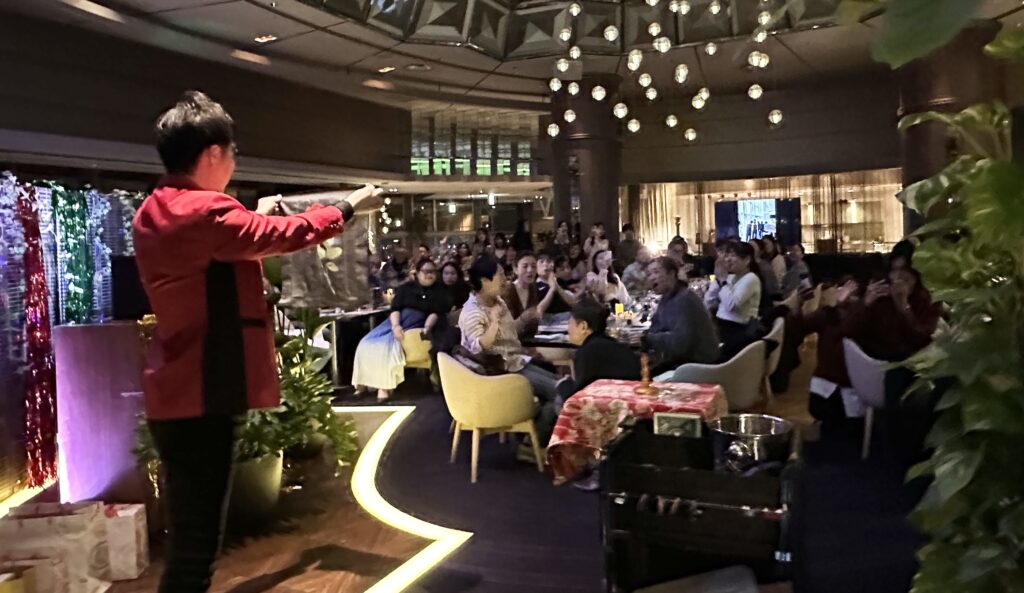 スイスホテル南海大阪に大阪のマジシャンＭＡＳＡが出張マジックショー