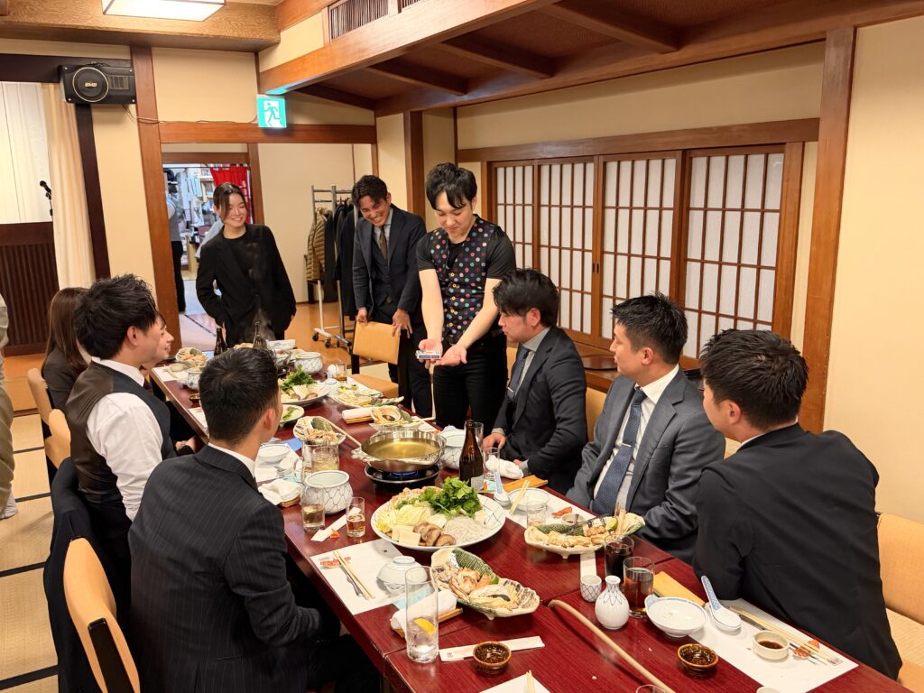 大阪のマジシャンＭＡＳＡが網元別館に出張マジックショー