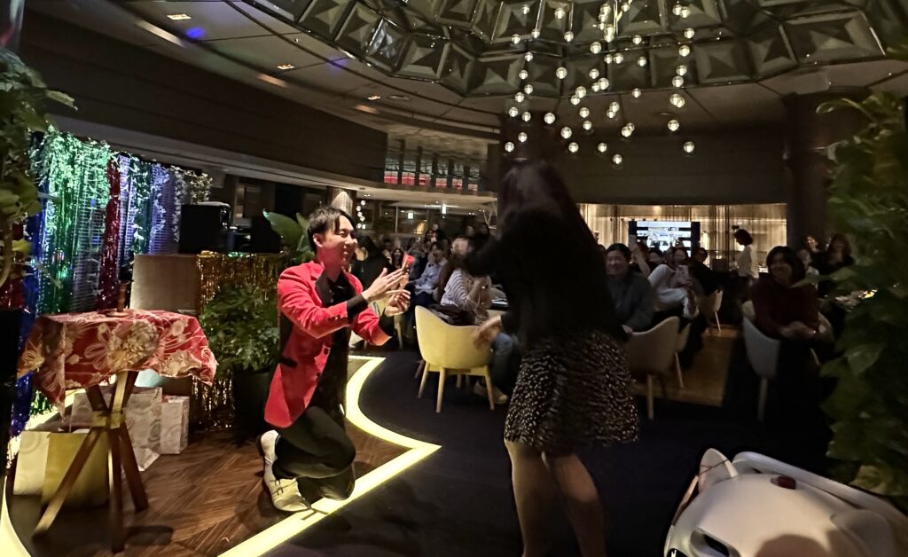 スイスホテル南海大阪に大阪のマジシャンＭＡＳＡが出張マジックショー