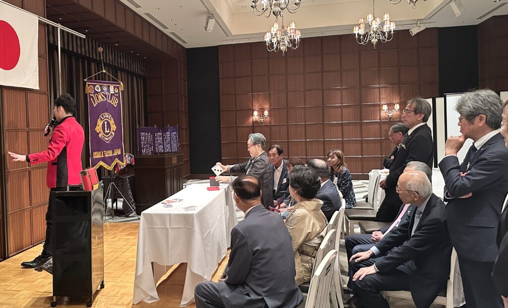 ホテルモントレグラスミア大阪でライオンズクラブ様の定期例会マジックショー