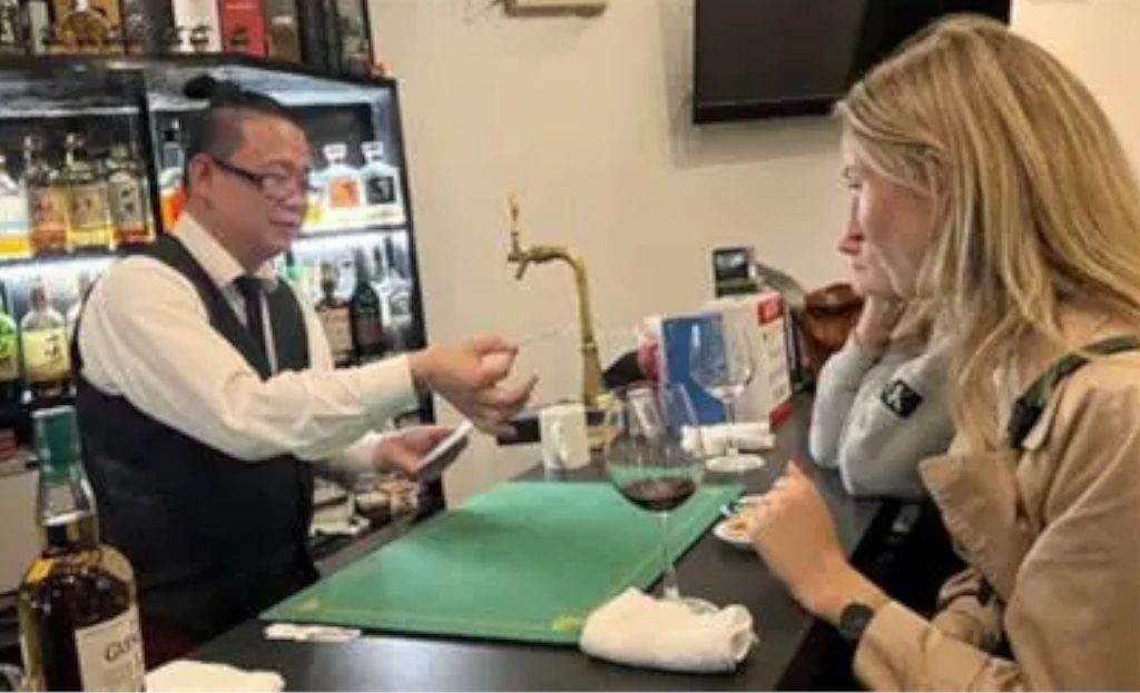 カードシャークの店内の雰囲気
