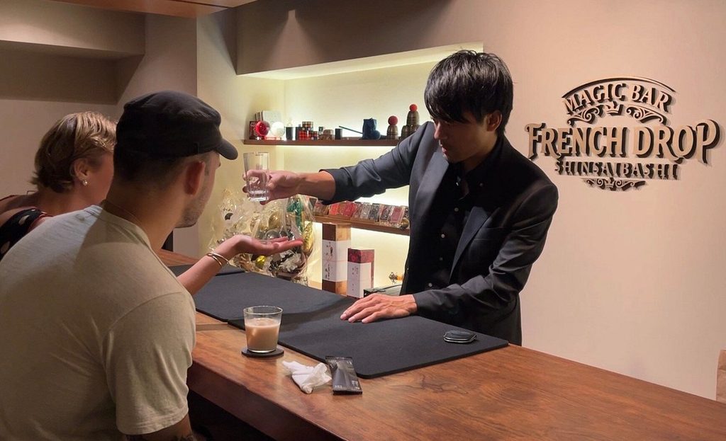 大阪フレンチドロップの店内