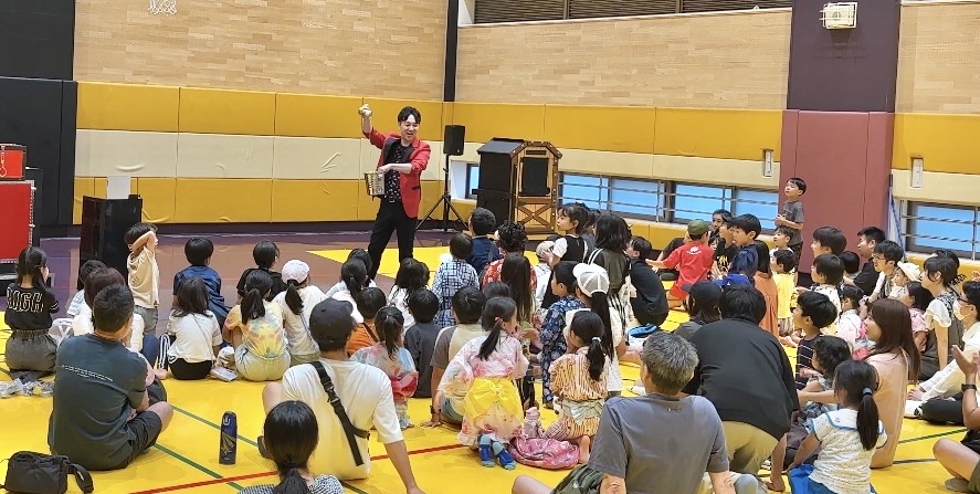 吹田市のマンション夏祭りでのマジックショー