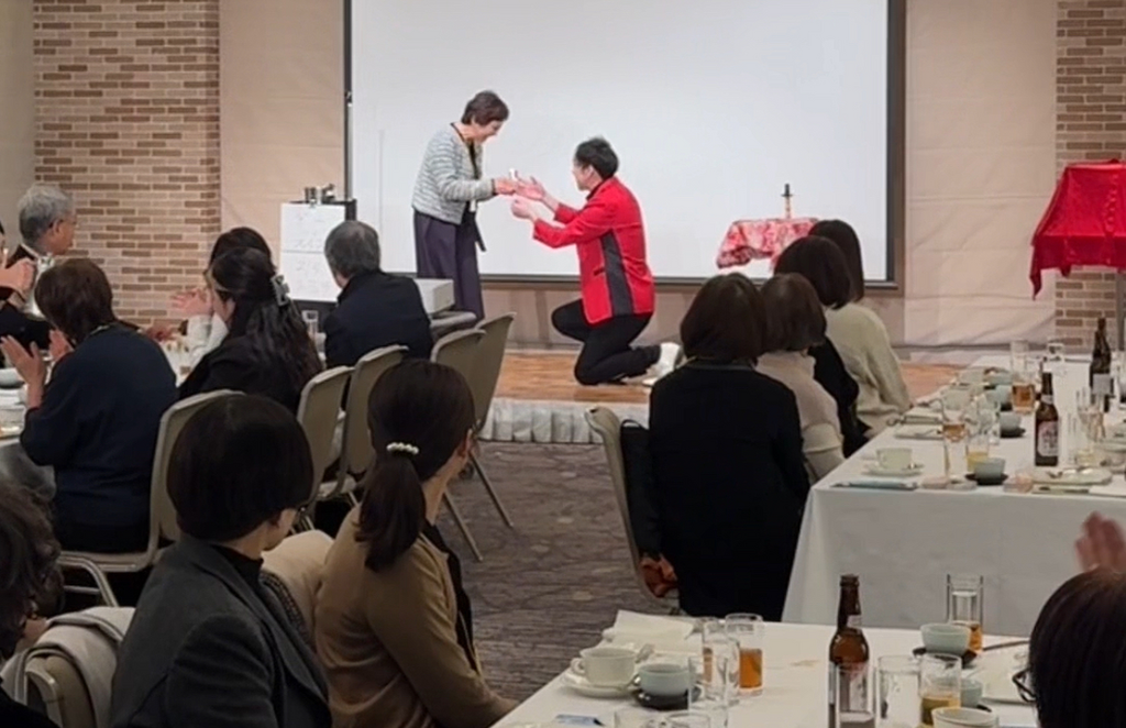 シティプラザ大阪の薬剤師会新年会でのステージマジック
