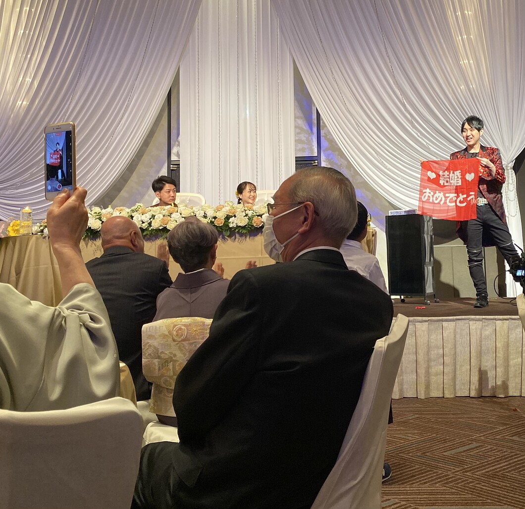 結婚式の余興はプロにお任せ