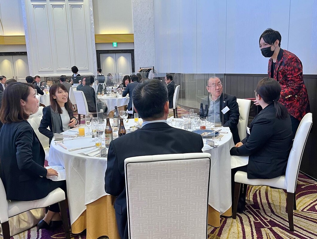 大阪のマジシャンMASA「マジシャン派遣」「出張マジック」お任せください♪♪ 余興のプロです!!