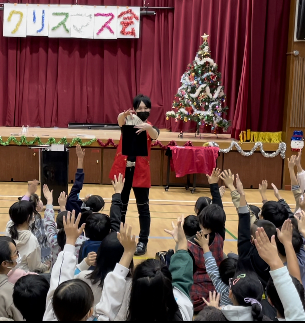 大阪のマジシャンMASA「マジシャン派遣」「出張マジック」お任せください♪♪ 余興のプロです!!