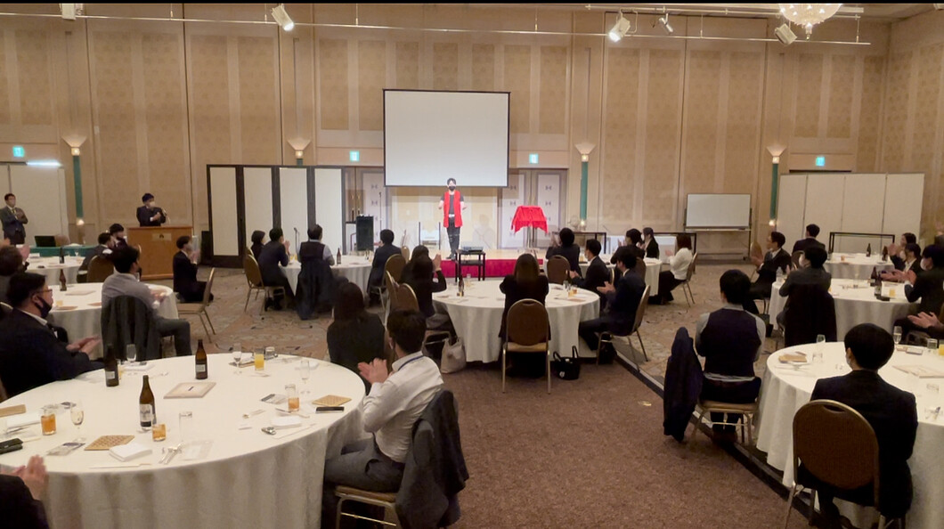 大阪のマジシャンMASA「マジシャン派遣」「出張マジック」お任せください♪♪ 余興のプロです!!