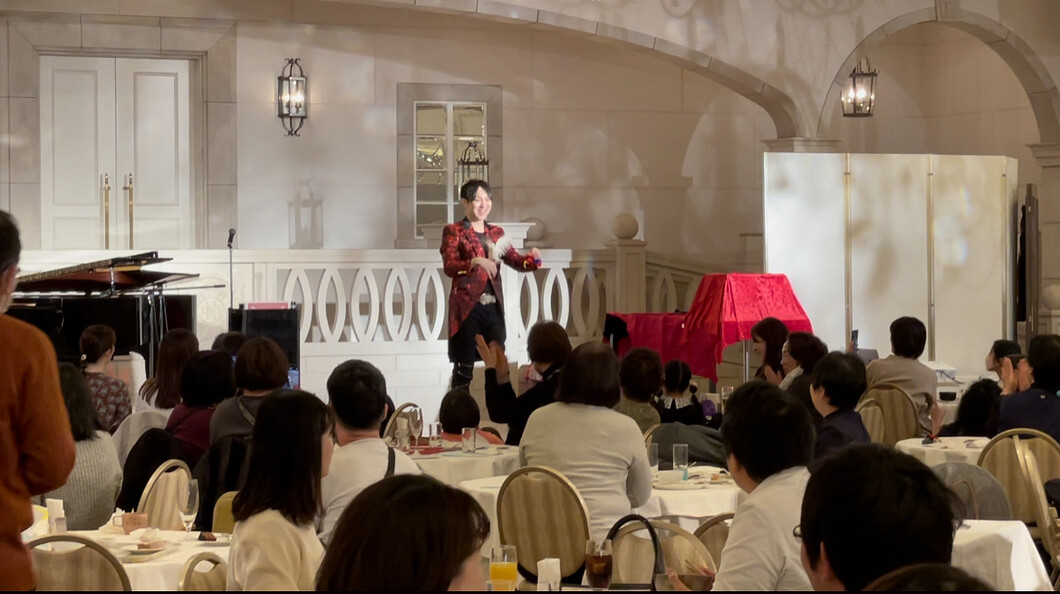 大阪のマジシャンMASA「マジシャン派遣」「出張マジック」お任せください♪♪ 余興のプロです!!