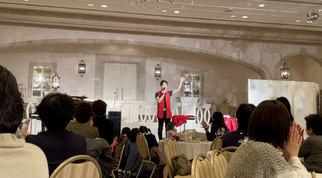 大阪のマジシャンMASA「マジシャン派遣」「出張マジック」お任せください♪♪ 余興のプロです!!