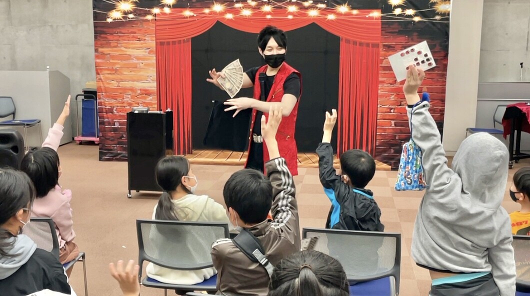 大阪のマジシャンMASA「マジシャン派遣」「出張マジック」お任せください♪♪ 余興のプロです!!