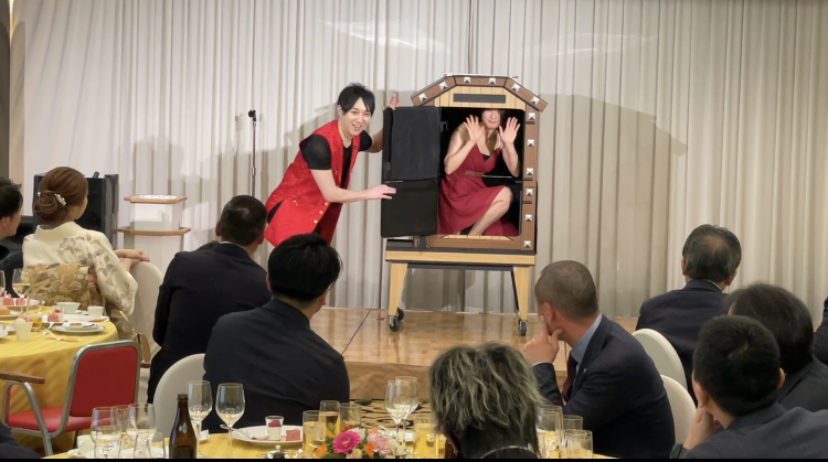 大阪のマジシャンMASA「マジシャン派遣」「出張マジック」お任せください♪♪ 余興のプロです!!