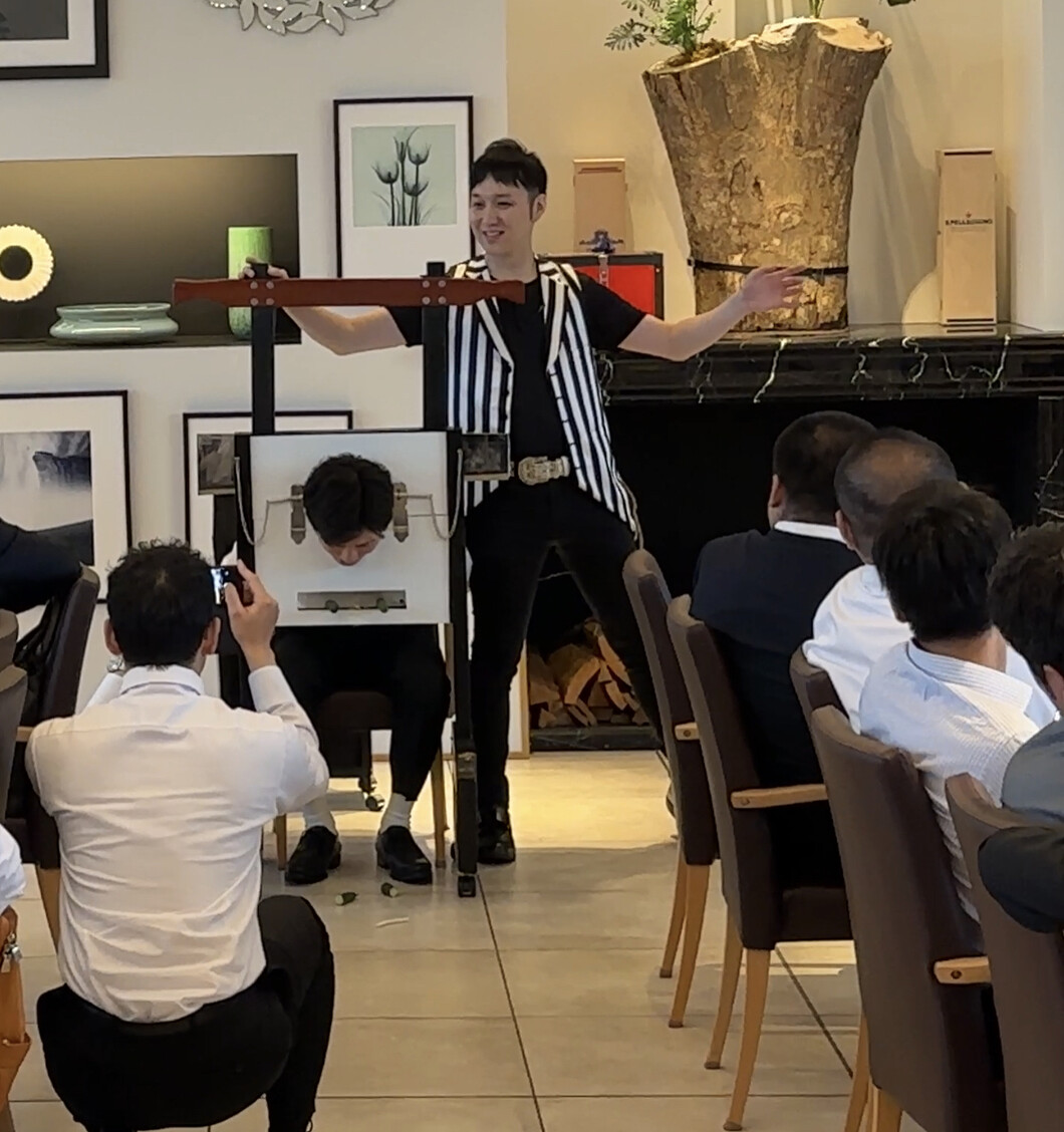 大阪のマジシャンMASA「マジシャン派遣」「出張マジック」お任せください♪♪ 余興のプロです!!