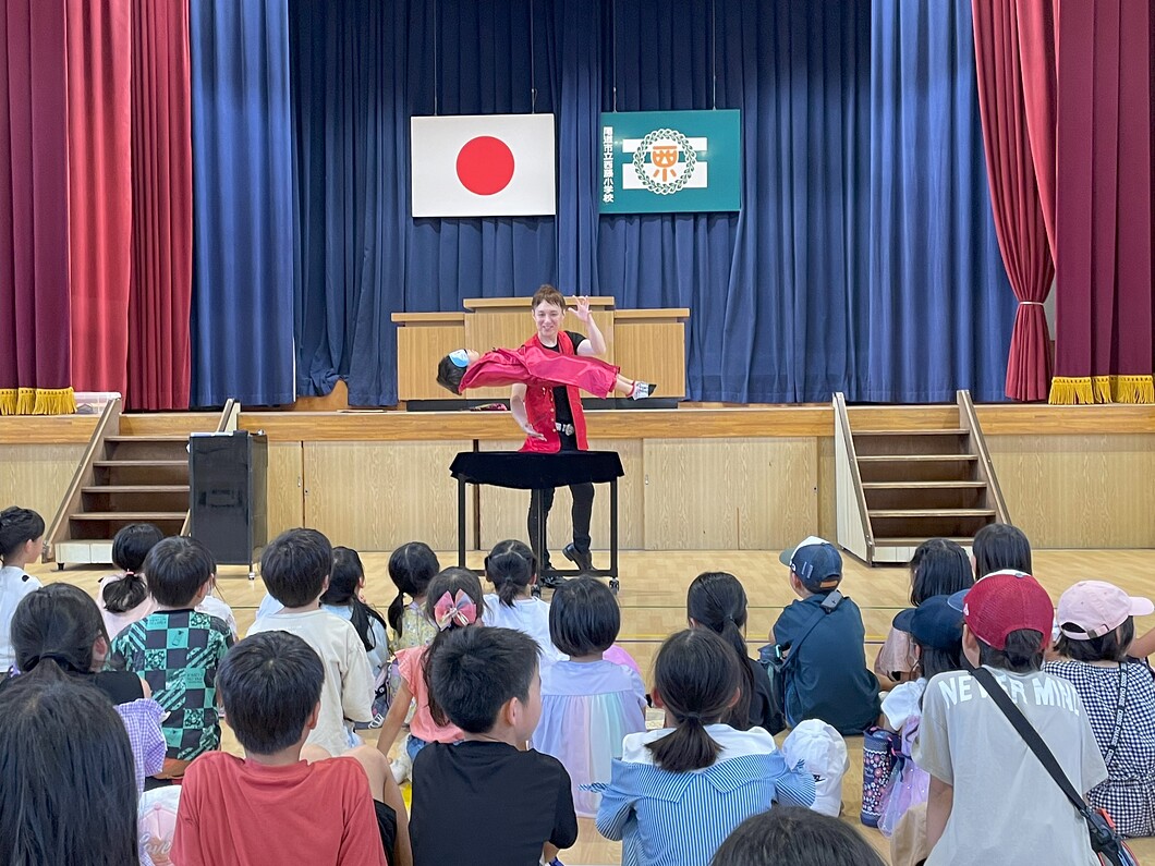 幼稚園出張イベント・保育園出張イベント・子供会出張イベントをマジシャンMASAが盛り上げます