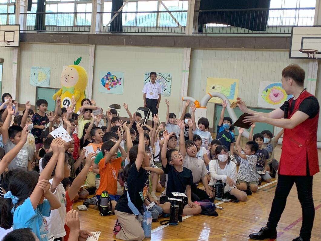 幼稚園出張イベント・保育園出張イベント・子供会出張イベントをマジシャンMASAが盛り上げます
