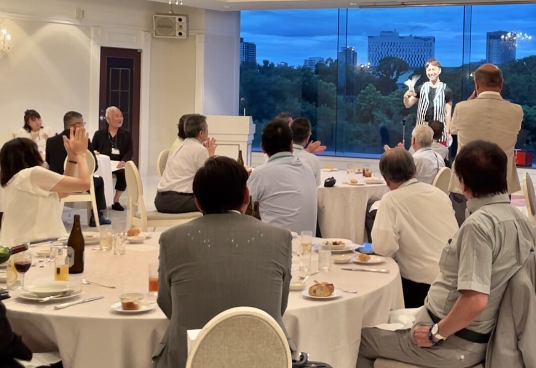 大阪のマジシャンMASA「マジシャン派遣」「出張マジック」お任せください♪♪ 余興のプロです!!