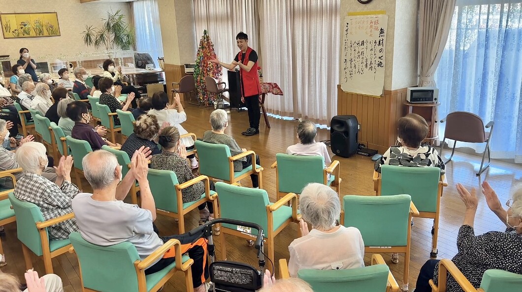 大阪のマジシャンMASA「マジシャン派遣」「出張マジック」お任せください♪♪ 余興のプロです!!