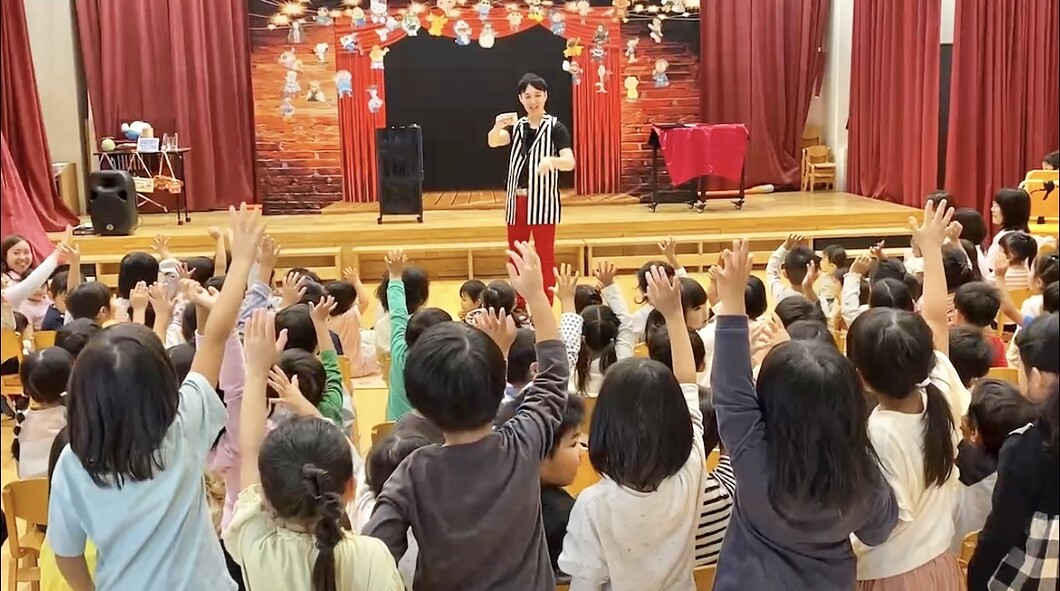 大阪のマジシャンMASA「マジシャン派遣」「出張マジック」お任せください♪♪ 余興のプロです!!