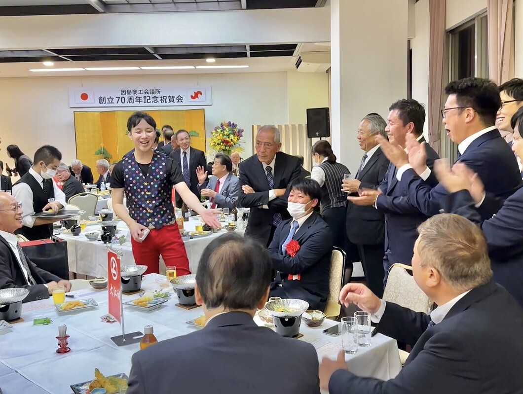 大阪のマジシャンMASA「マジシャン派遣」「出張マジック」お任せください♪♪ 余興のプロです!!