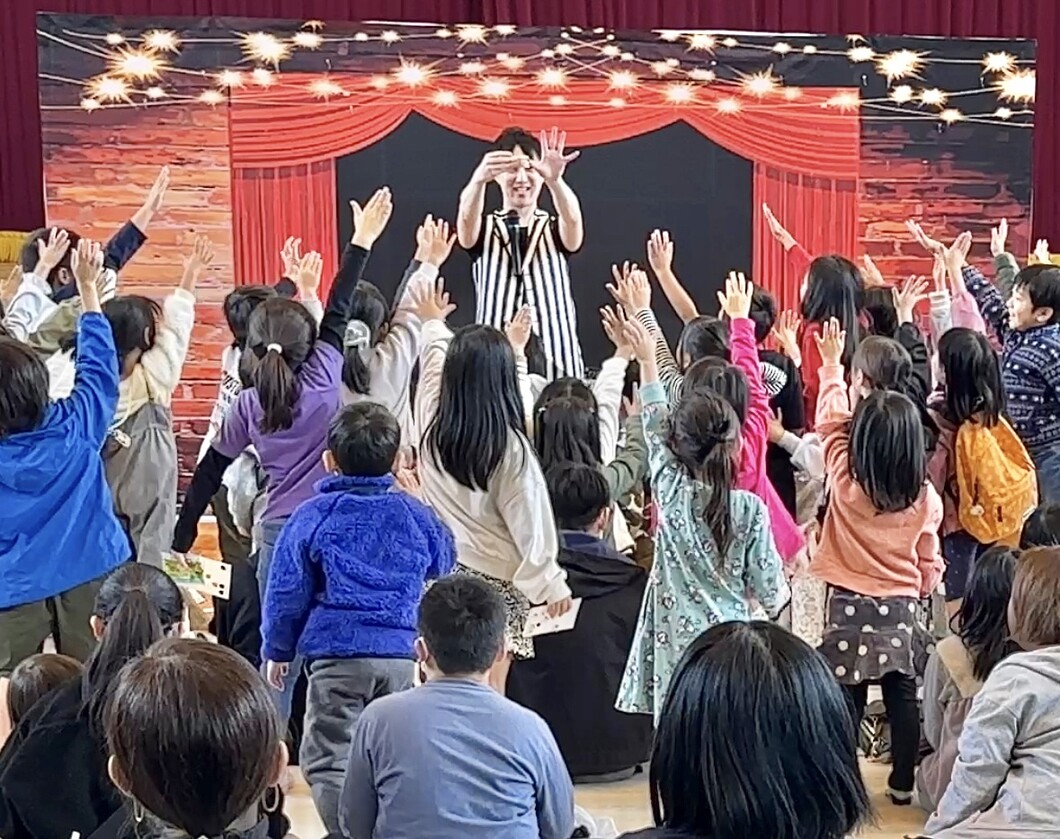 大阪のマジシャンMASA「マジシャン派遣」「出張マジック」お任せください♪♪ 余興のプロです!!