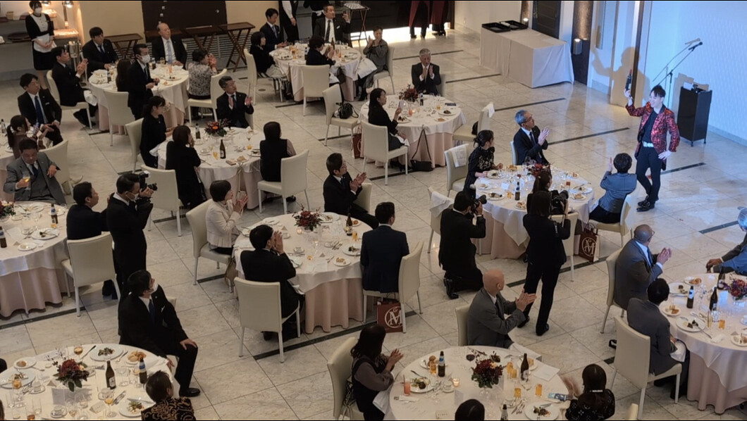 大阪のマジシャンMASA「マジシャン派遣」「出張マジック」お任せください♪♪ 余興のプロです!!