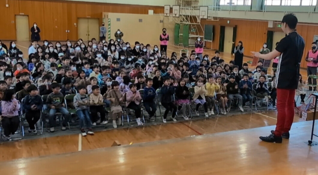 大阪のマジシャンMASA「マジシャン派遣」「出張マジック」お任せください♪♪ 余興のプロです!!