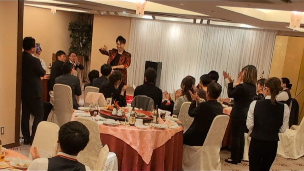 大阪のマジシャンMASA「マジシャン派遣」「出張マジック」お任せください♪♪ 余興のプロです!!