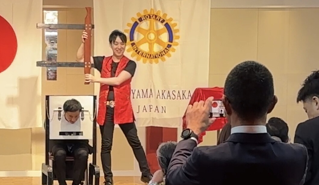 大阪のマジシャンMASA「マジシャン派遣」「出張マジック」お任せください♪♪ 余興のプロです!!