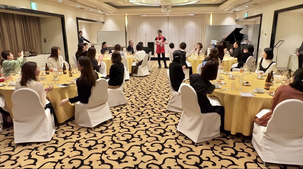 大阪のマジシャンMASA「マジシャン派遣」「出張マジック」お任せください♪♪ 余興のプロです!!