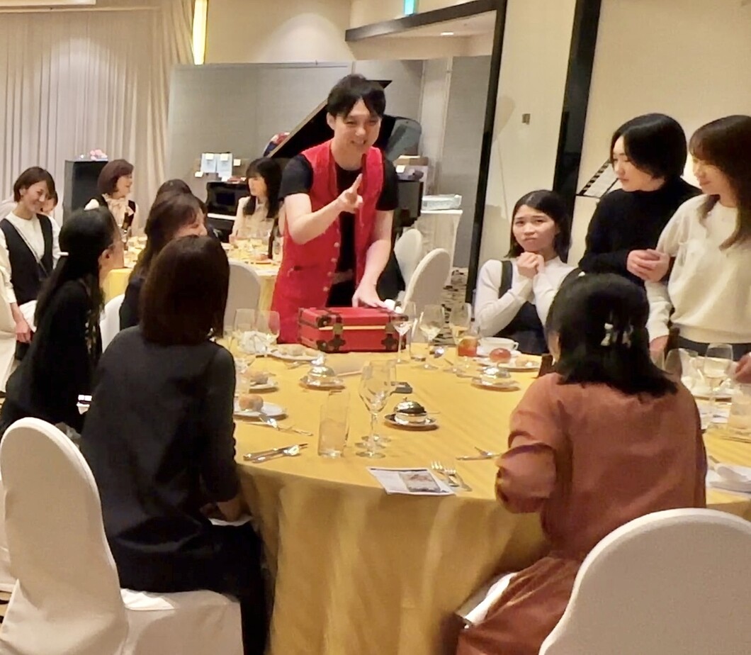 大阪のマジシャンMASA「マジシャン派遣」「出張マジック」お任せください♪♪ 余興のプロです!!