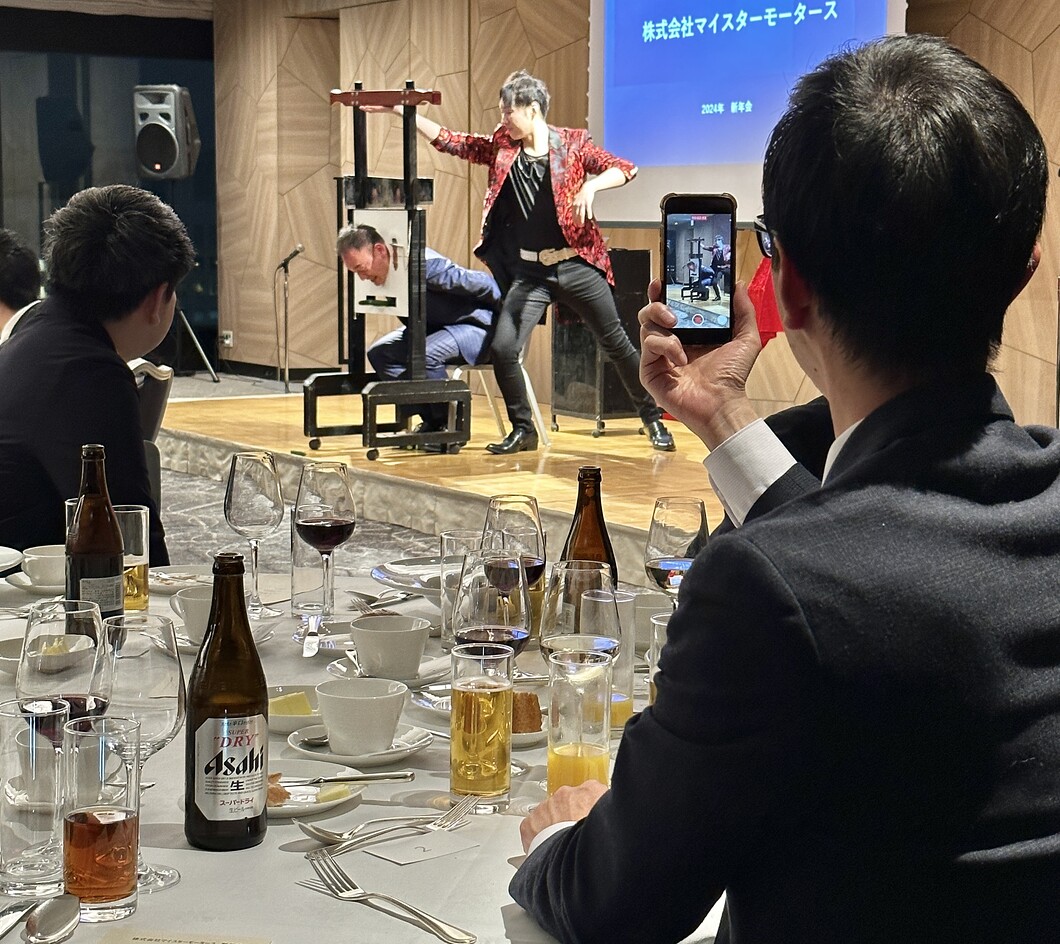 大阪のマジシャンMASA「マジシャン派遣」「出張マジック」お任せください♪♪ 余興のプロです!!