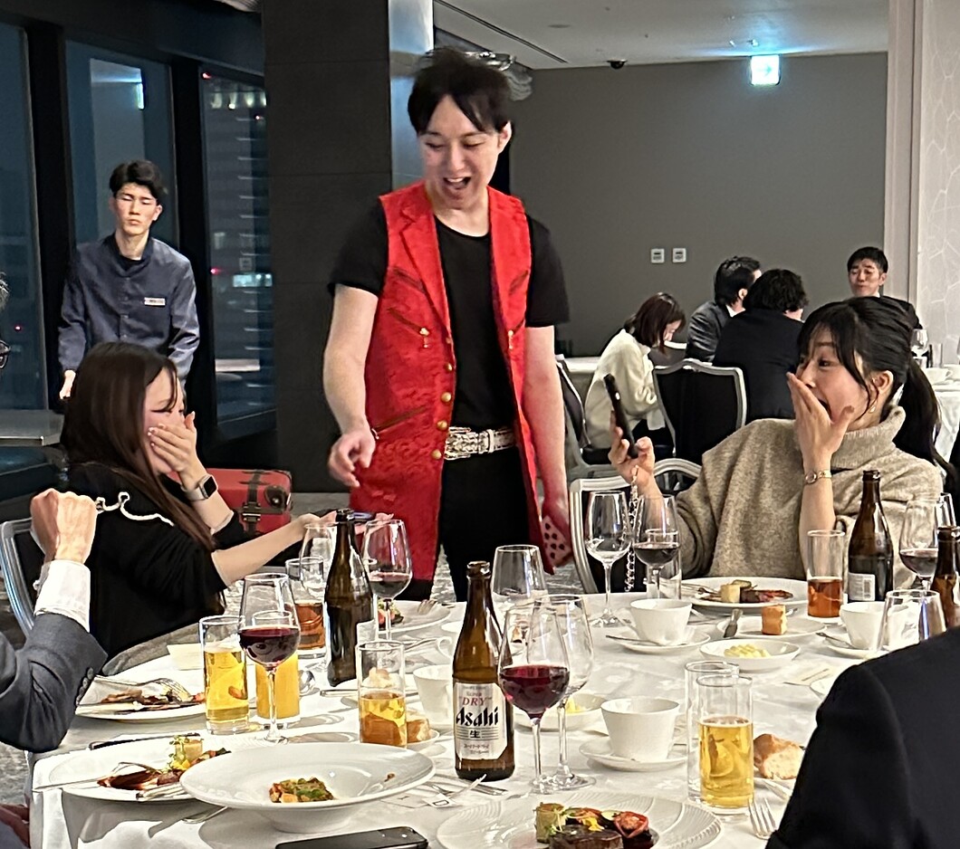 大阪のマジシャンMASA「マジシャン派遣」「出張マジック」お任せください♪♪ 余興のプロです!!