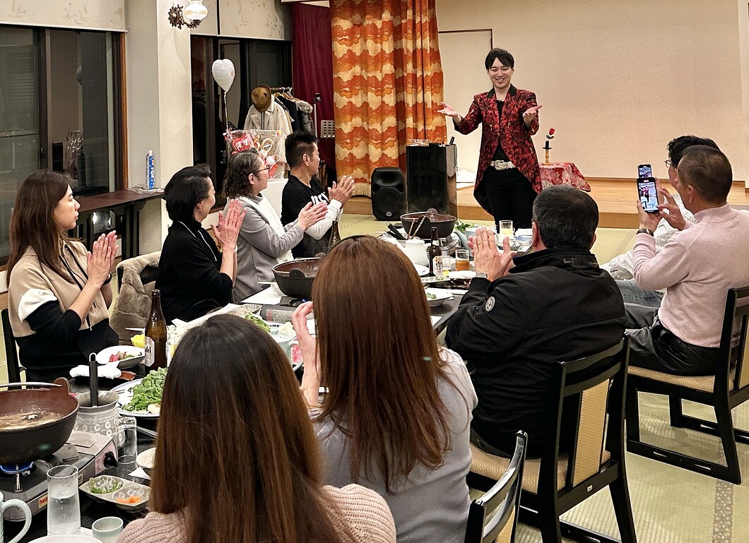 大阪のマジシャンMASA「マジシャン派遣」「出張マジック」お任せください♪♪ 余興のプロです!!
