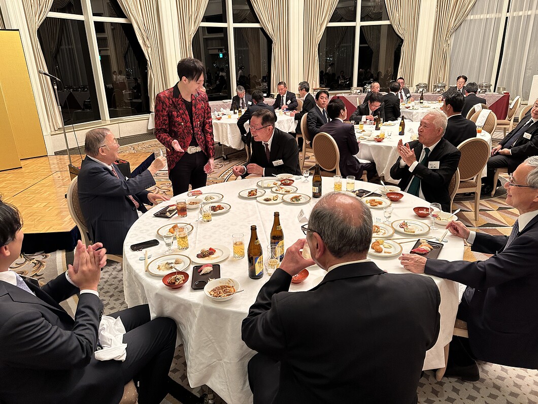 大阪のマジシャンMASA「マジシャン派遣」「出張マジック」お任せください♪♪ 余興のプロです!!