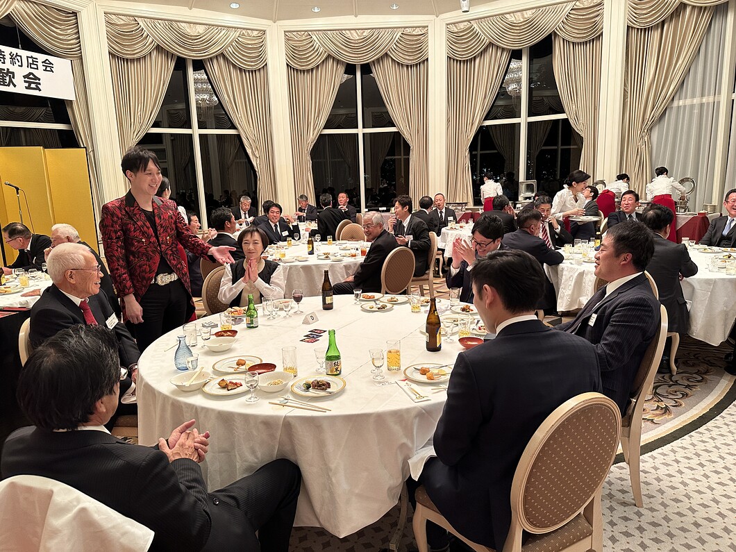 大阪のマジシャンMASA「マジシャン派遣」「出張マジック」お任せください♪♪ 余興のプロです!!