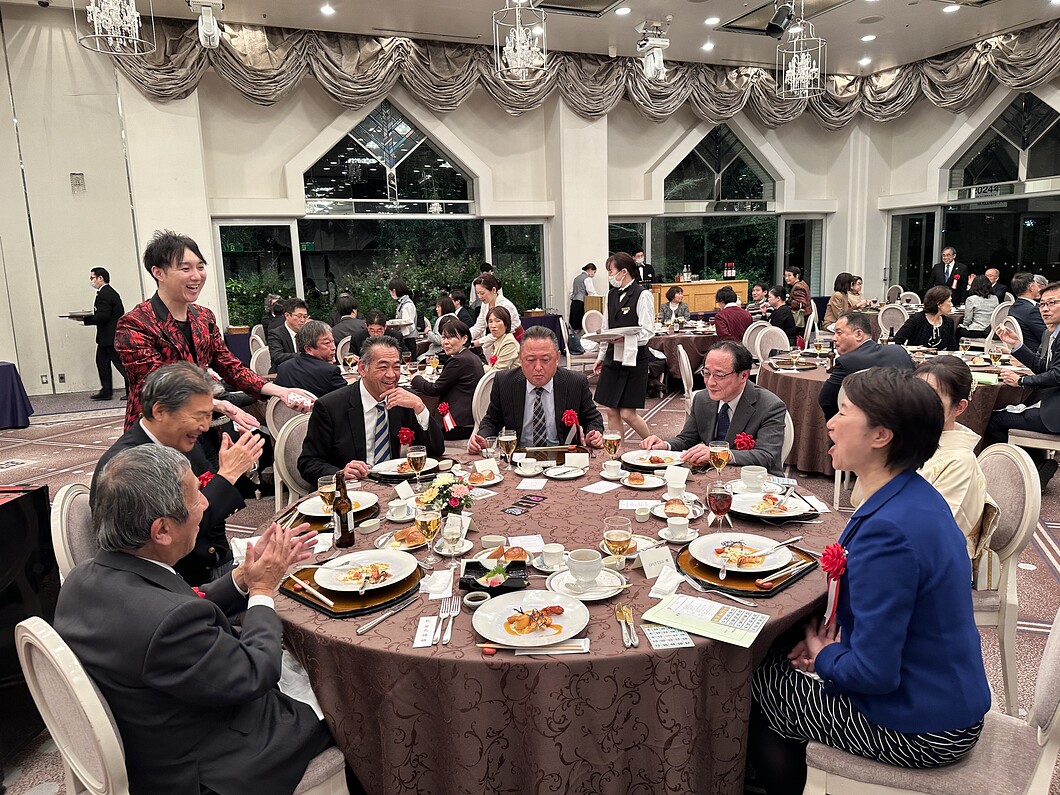 大阪のマジシャンMASA「マジシャン派遣」「出張マジック」お任せください♪♪ 余興のプロです!!