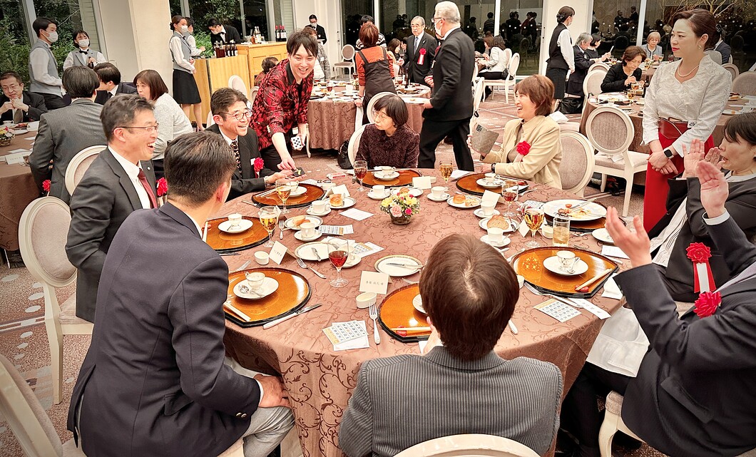 大阪のマジシャンMASA「マジシャン派遣」「出張マジック」お任せください♪♪ 余興のプロです!!