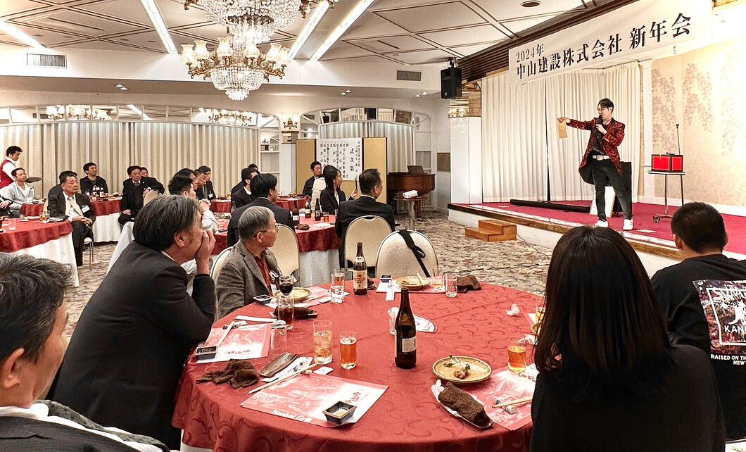 大阪のマジシャンMASA「マジシャン派遣」「出張マジック」お任せください♪♪ 余興のプロです!!